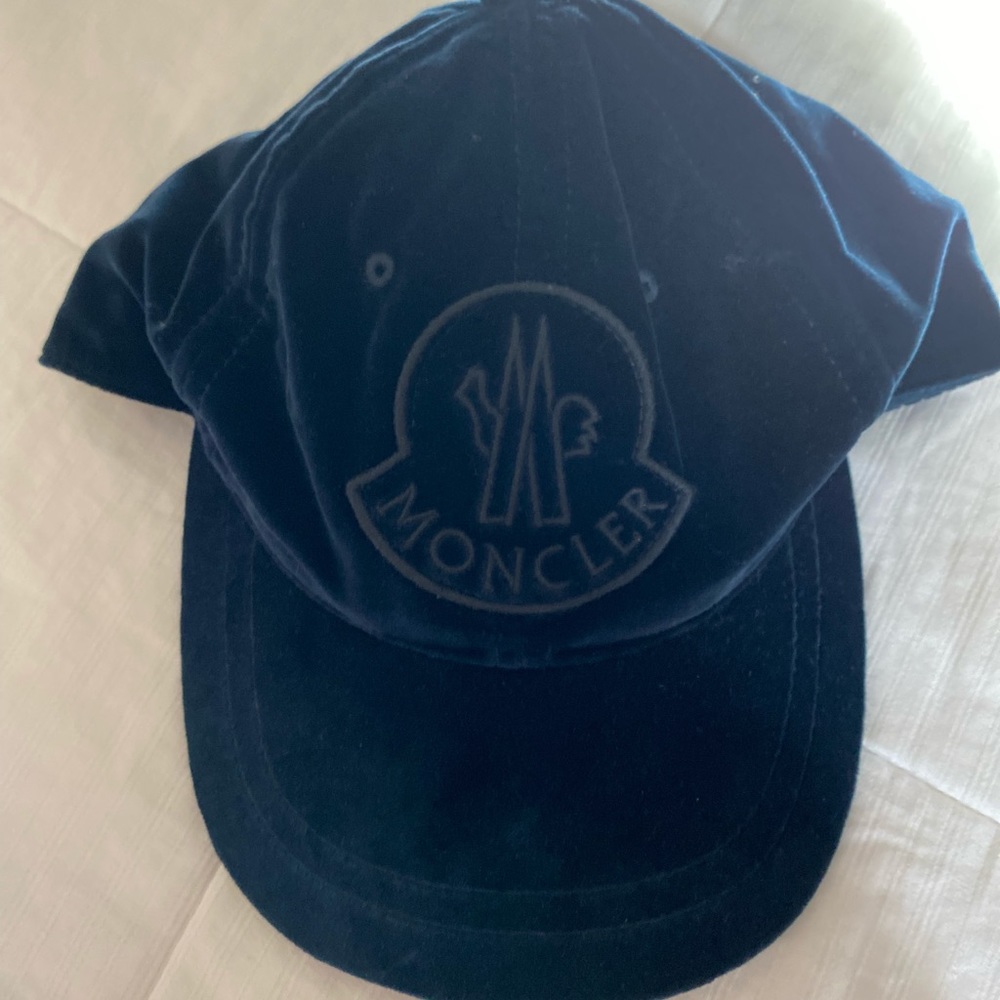 Moncler cap